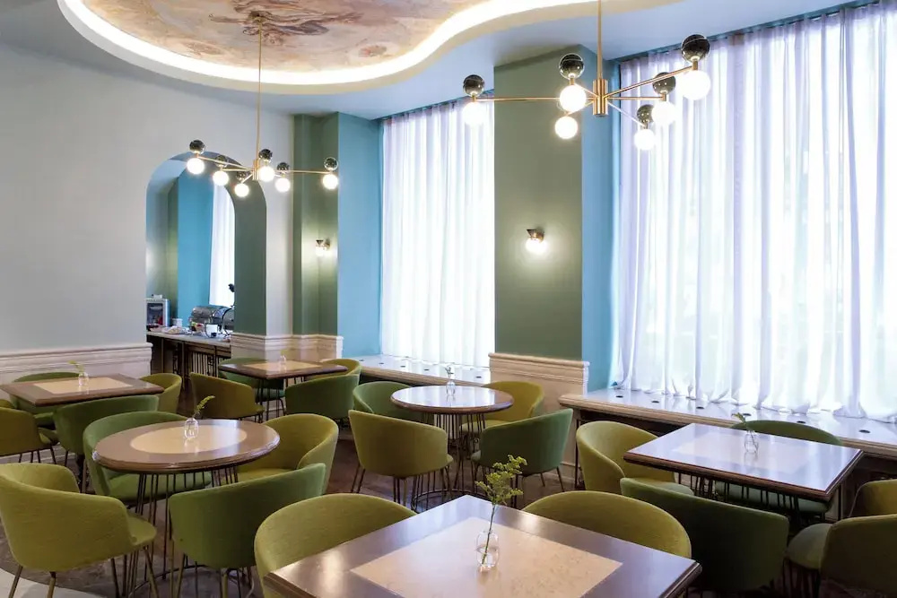 Zeus Essence Bucharest Venezia