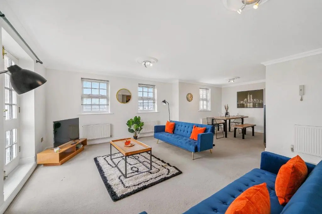 Large Duplex Penthouse in Central York - Parking