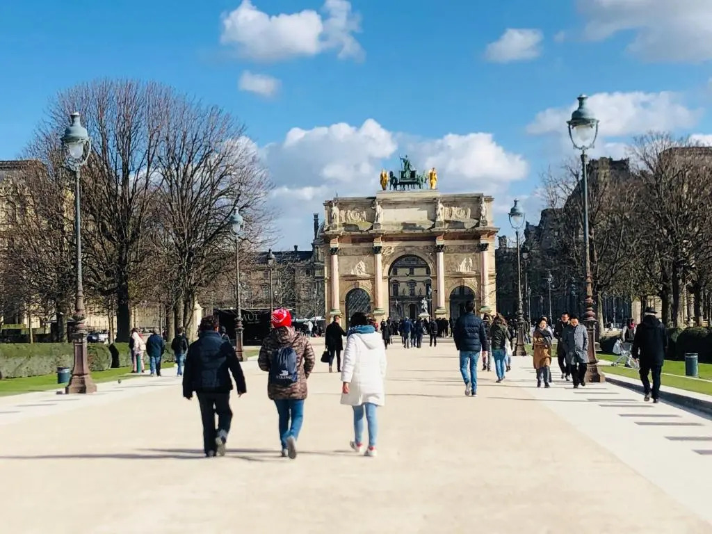 ARC DE TRIOMPHE-CARNOT Luxury & Design with AC