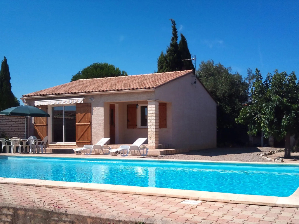 Beautiful Holiday Home, Near Centre. Private Pool. Private Garden. Roofed Terrace