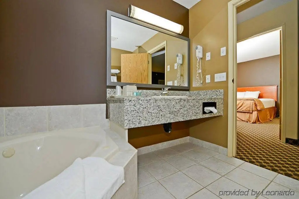Best Western Strathmore Inn
