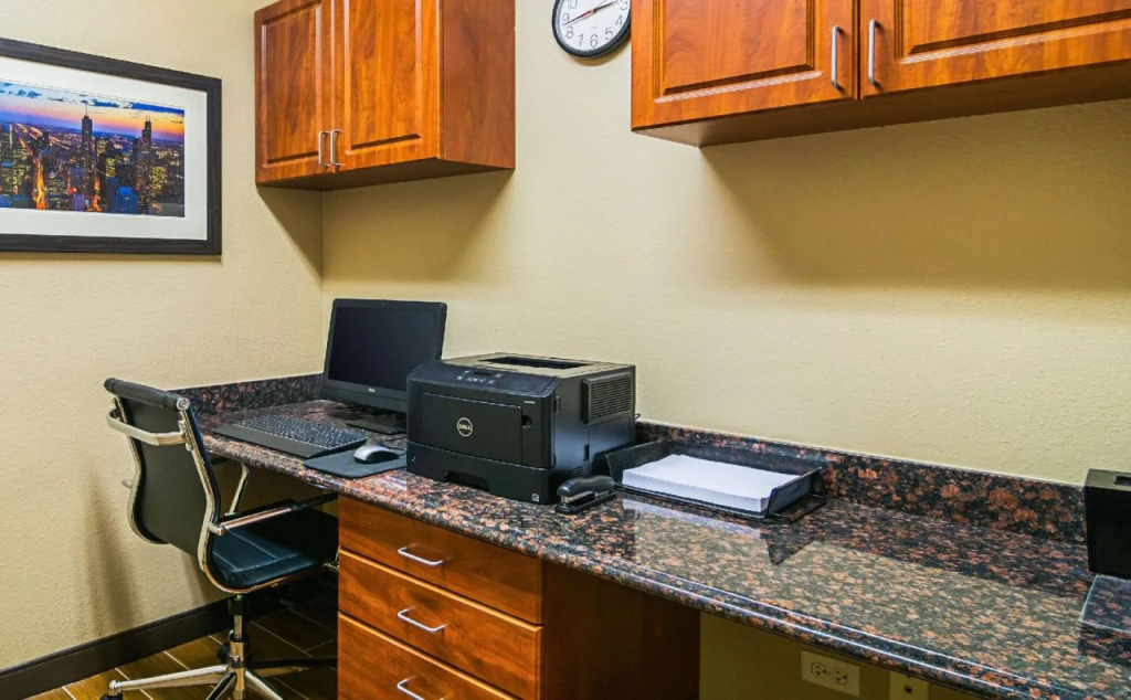 Comfort Suites Grayslake near Libertyville North