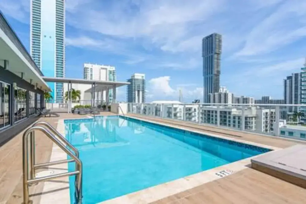 Modern 1BR Apt In Edgewater Free Parking