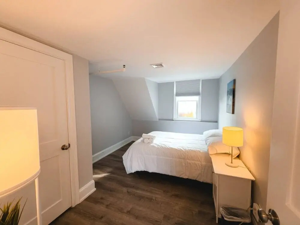 Water Access 5-bed 2-bath Retreat