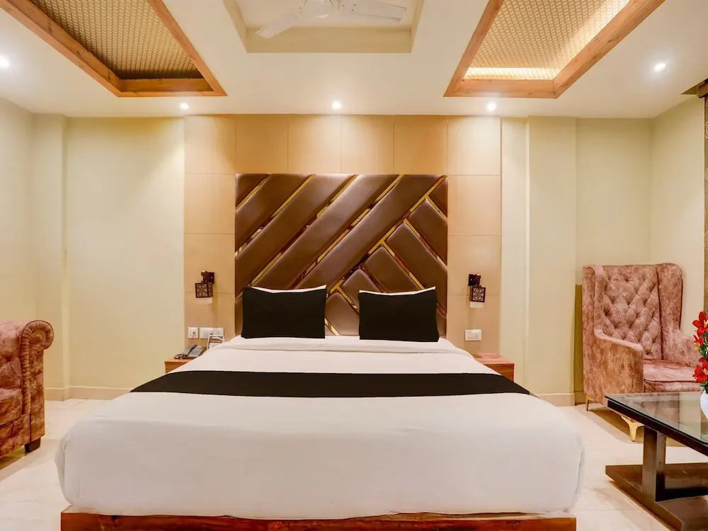 Premium The Golden Crown Hotel