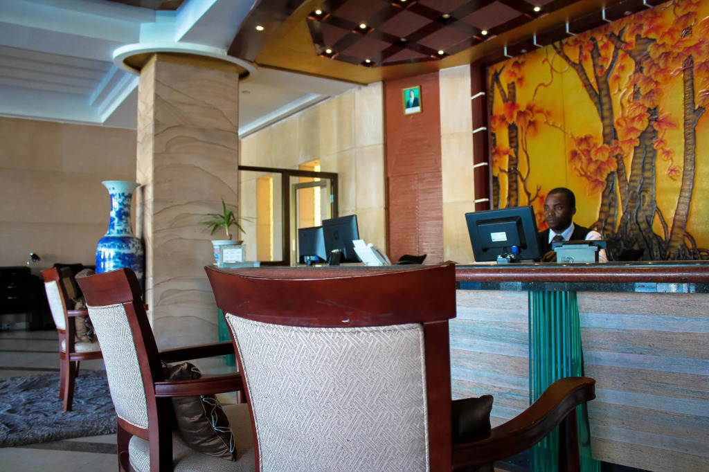 Best Western Plus Paramount Hotel