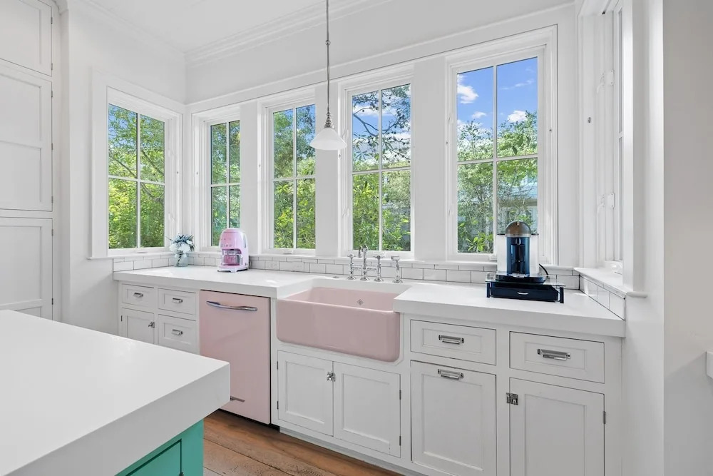 "sun Haven" In Watercolor Golf Cart Included! 4 Bedroom Home by RedAwning