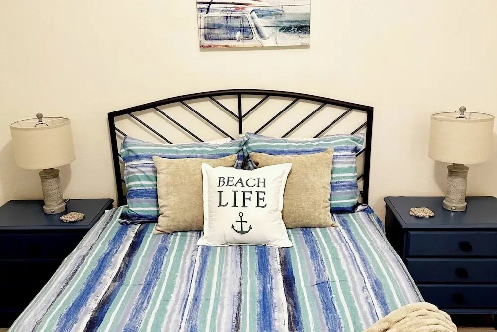 Crystal Shores West 1103