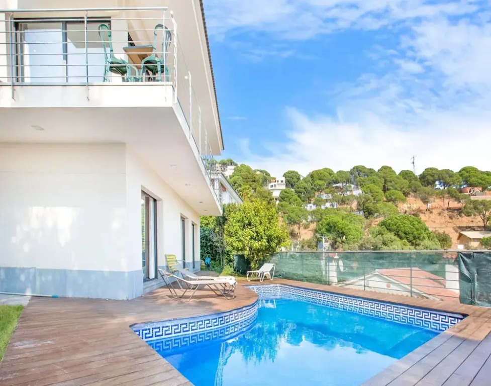 Villa in Costa Brava With Private Pool & Sea View