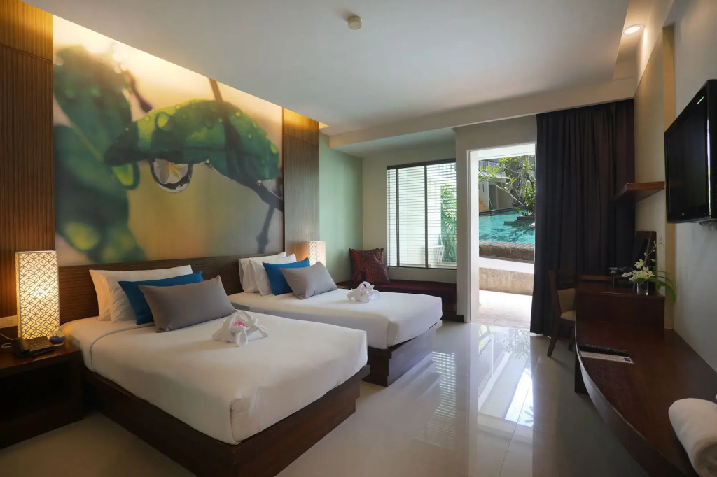 A2 Pool Resort, Phuket Town - scheduled shuttle to Phuket Old Town