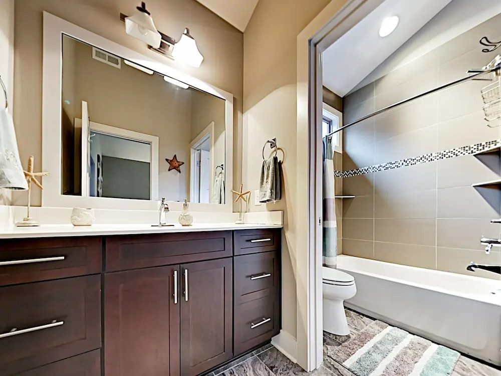 Modern WeHo Apt 8 - 3 Br Townhouse