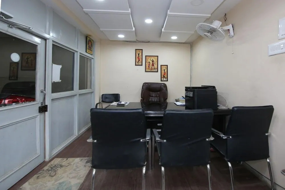 Oyo 37676 Hotel Neelkanth