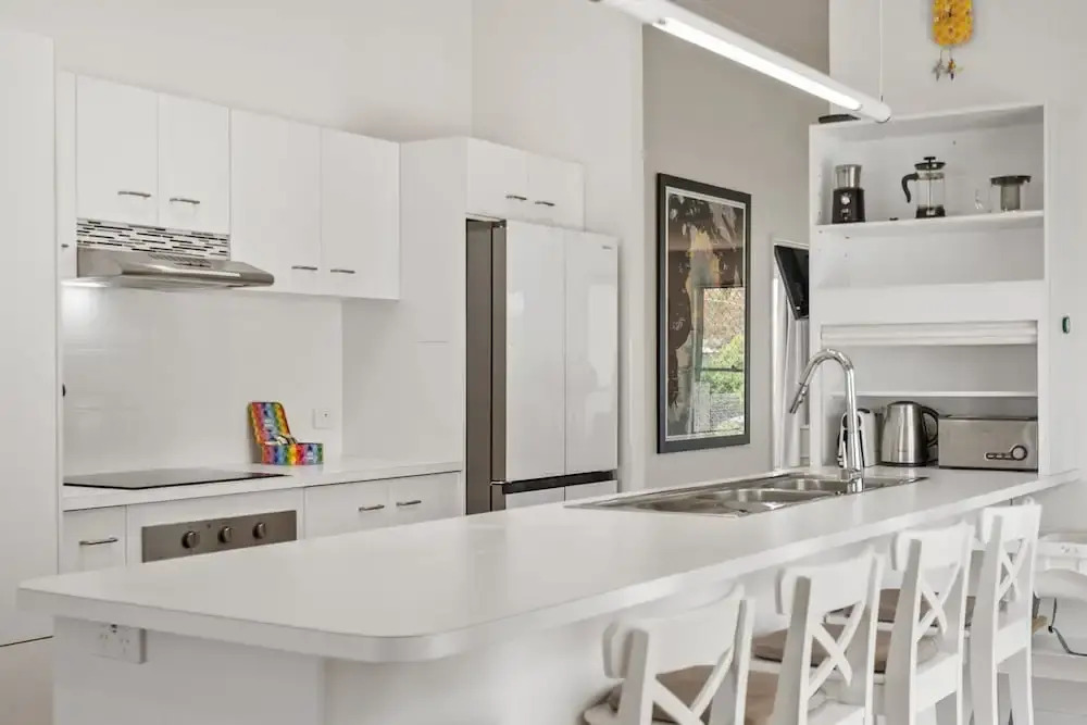 Bright 3-bed Home in Leafy Annerley