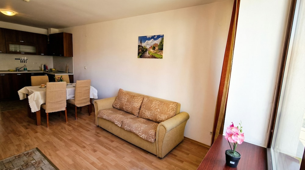 Penthouse Duplex Large 2 Bedroom MP1