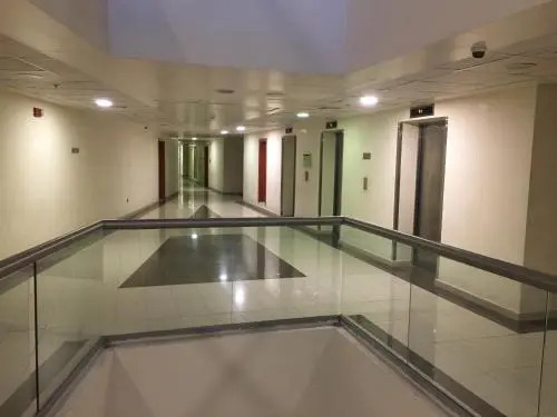 The Dubai Holiday Home, spacious 2 Bedroom Apartment, podium landscape view