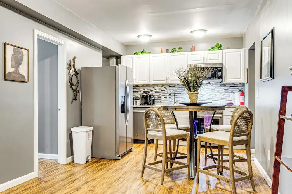4 Mi to Dtwn Indianapolis: Quiet Apartment w/ Yard
