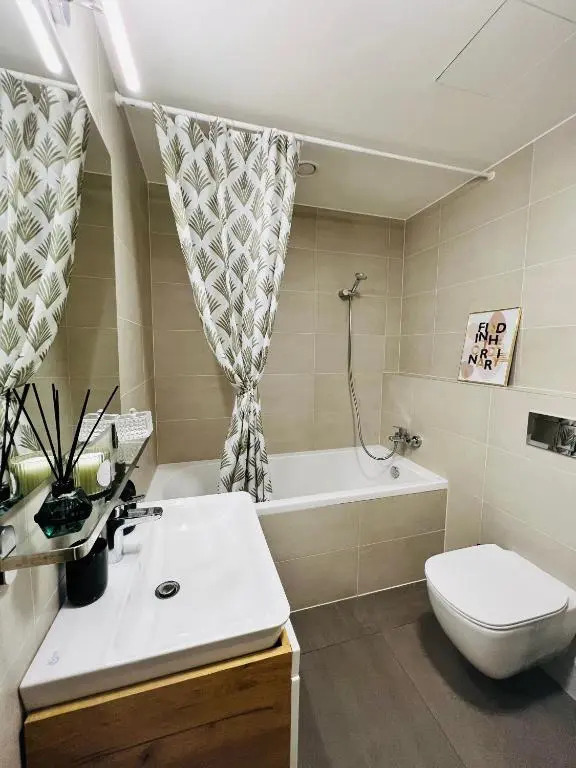 White Pearl Studio with parking in Holešovice