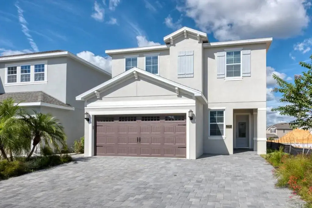 7701 - MAGNIFICENT 5 BED home with PRIVATE POOL, Kissimmee, US