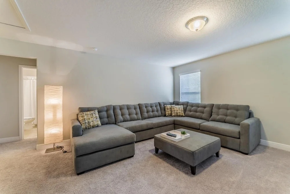 Oakbourne Avenue 5369