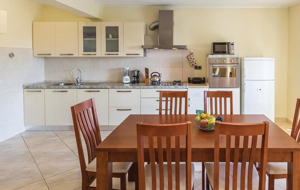 Beautiful Home in Ploce With Wifi and 2 Bedrooms