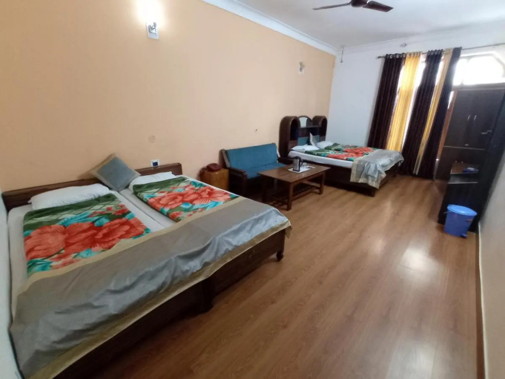 Hotel Himsagar