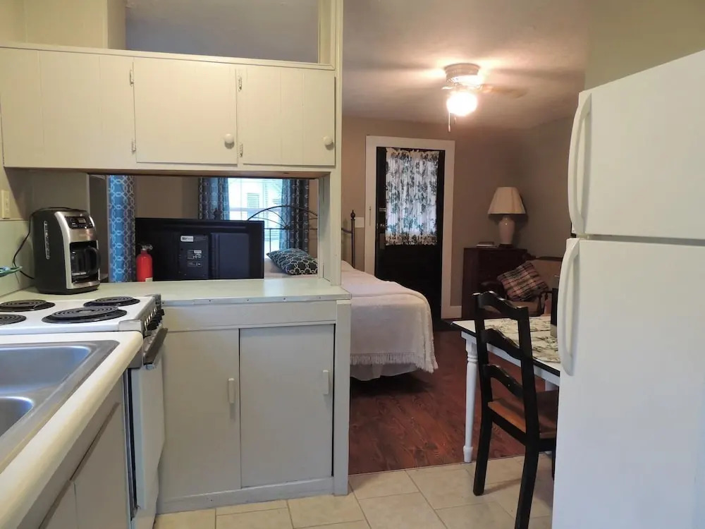 The Magnolia - 1 Br Cottage