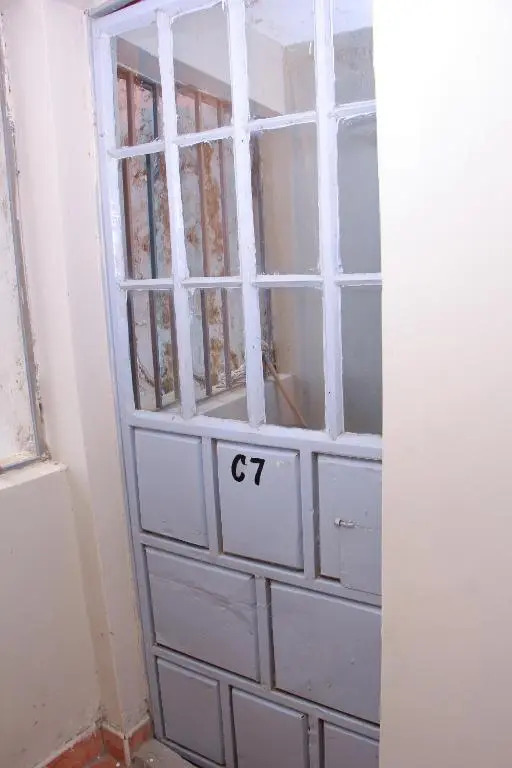 Cozy Homes 1 Bedroom house with Wi-Fi king size bed. Free parking