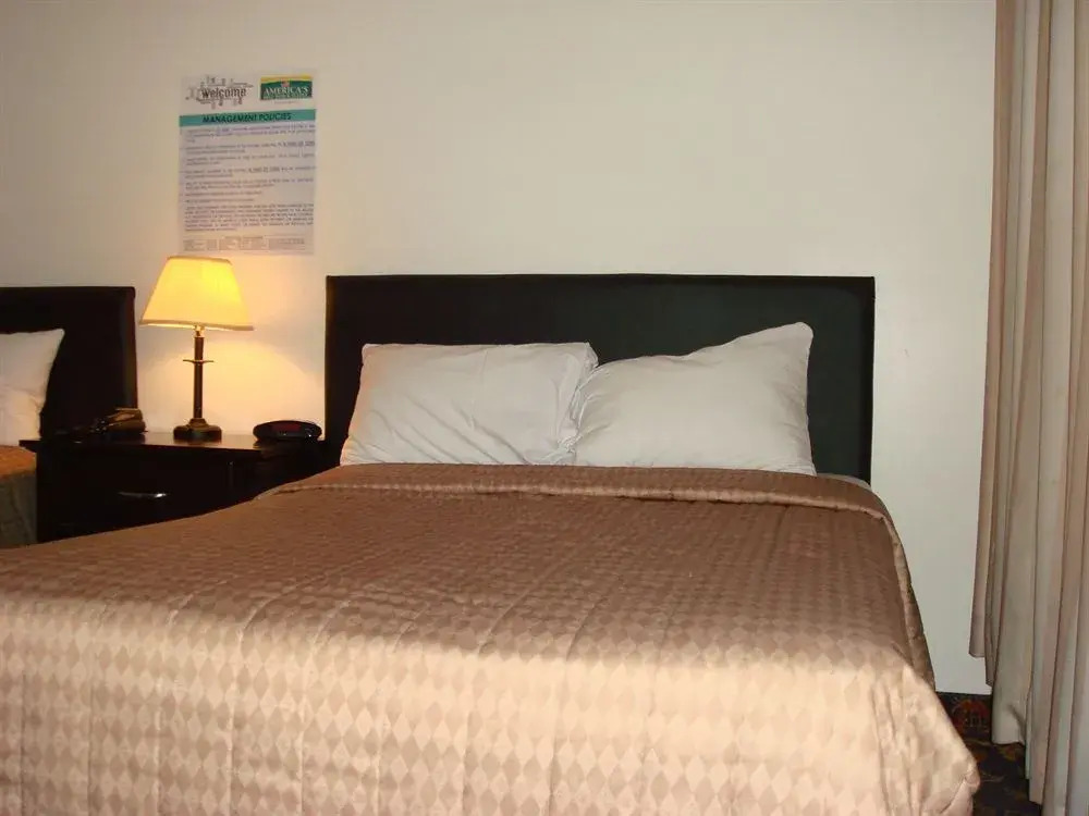 Americas Best Inn & Suites Niagara Falls
