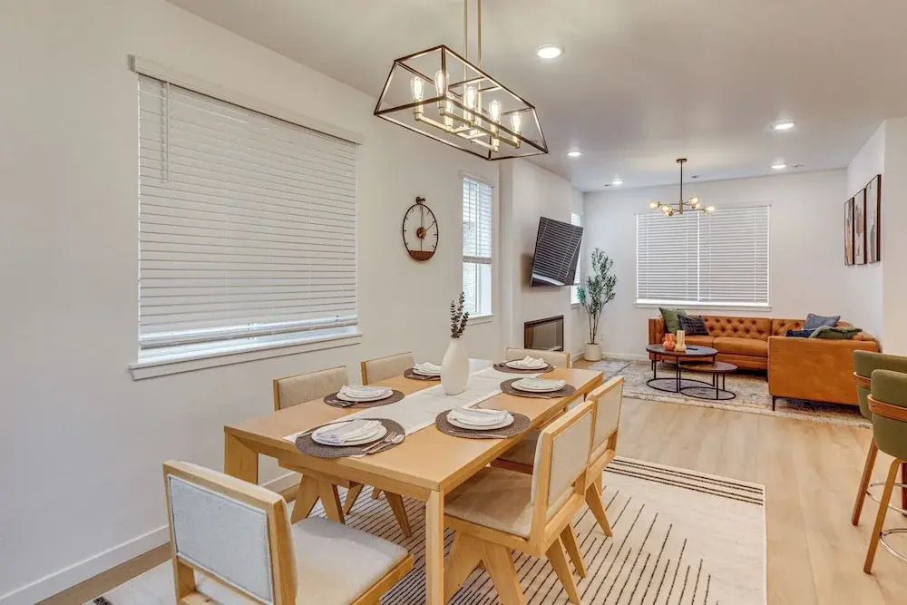 Great for Families! Newly Built Home in Aurora