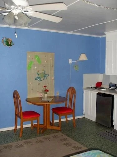Knolls Court Motel