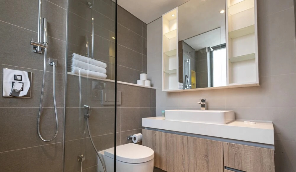 LUX Contemporary Suite Marina View 2