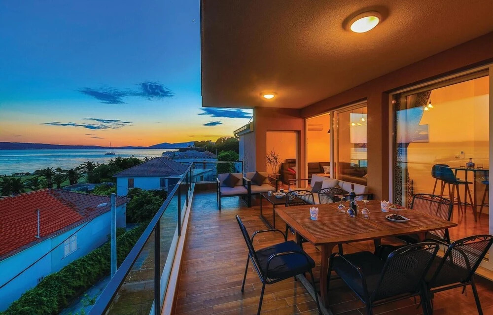 Nice Home in Kastel Gomilica with Hot Tub, WiFi & 3 Bedrooms