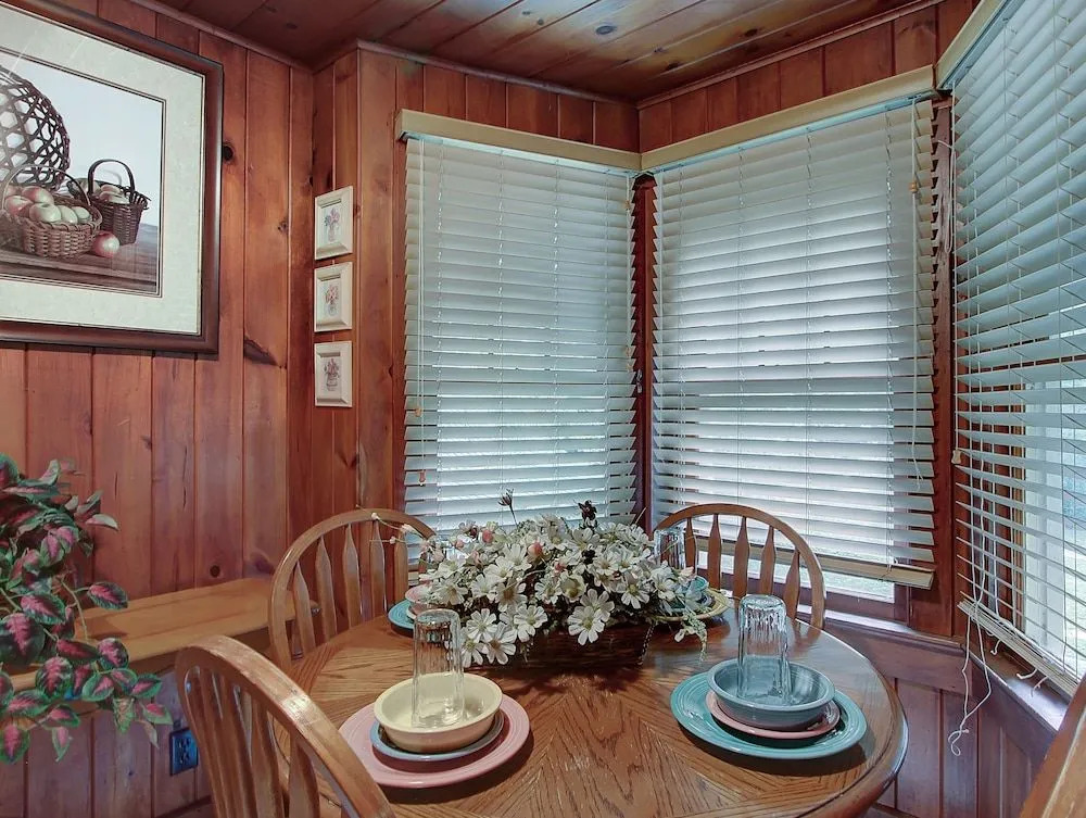 Storybook Romance 1 Bedroom 1 Bathroom Cottage