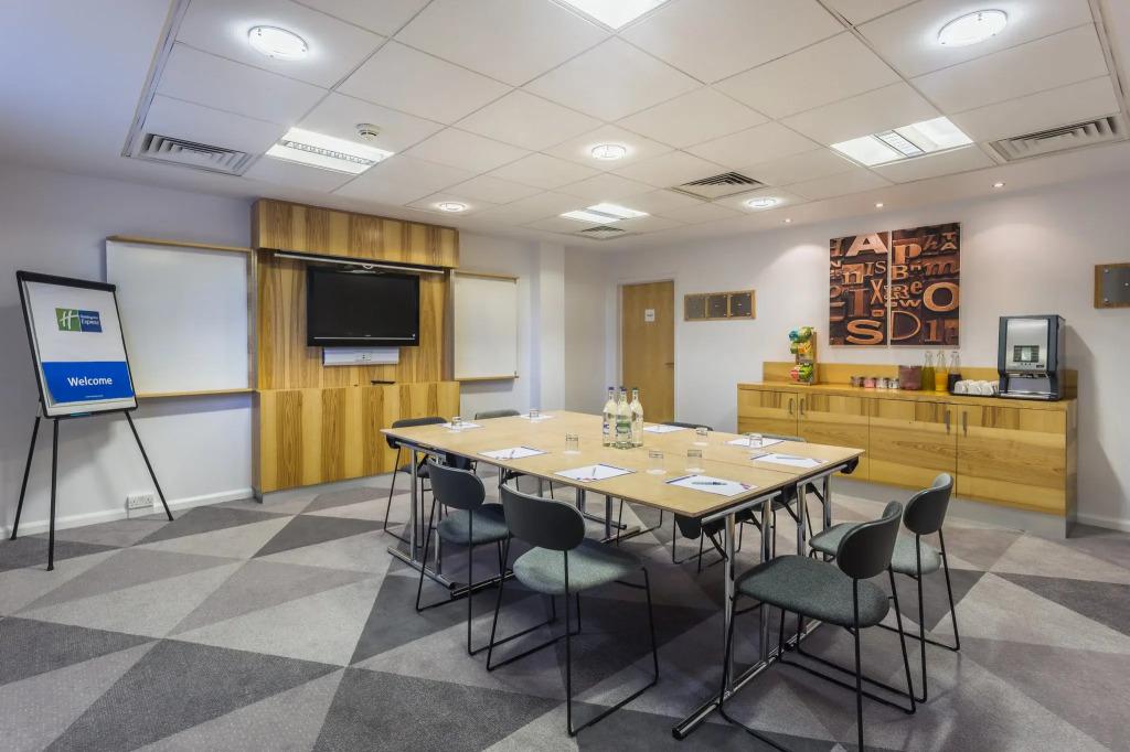 Holiday Inn Express London - Watford Junction by IHG