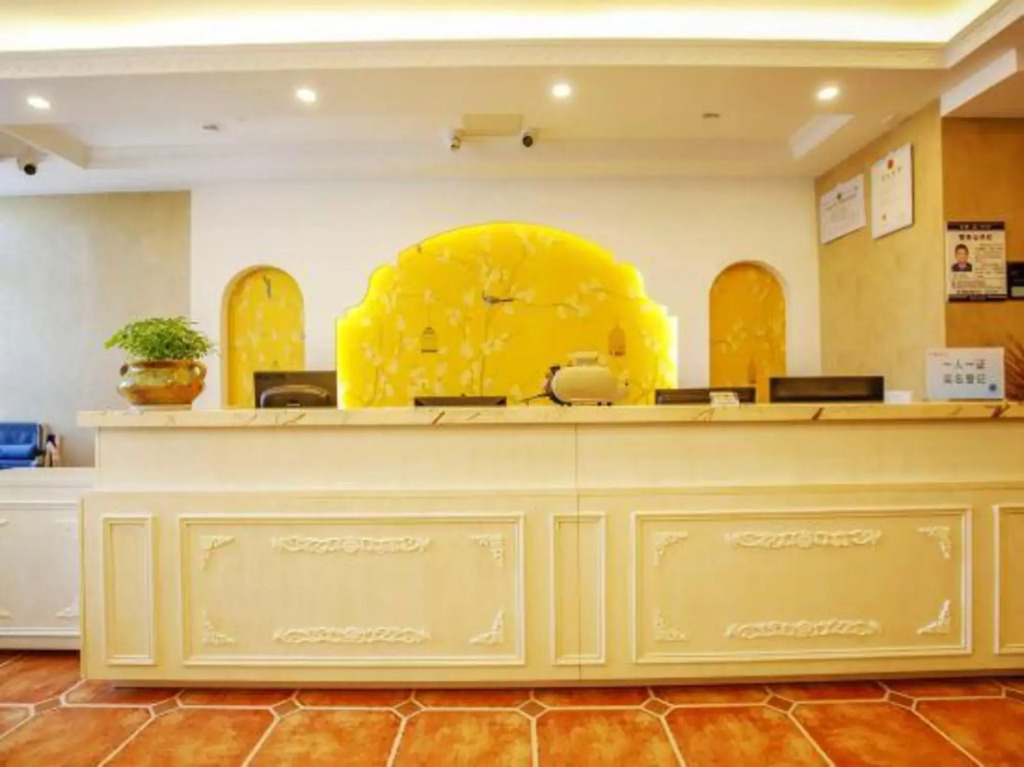Xihuan Hotel (Chengdu Zhaojue Temple South Road Metro Station)