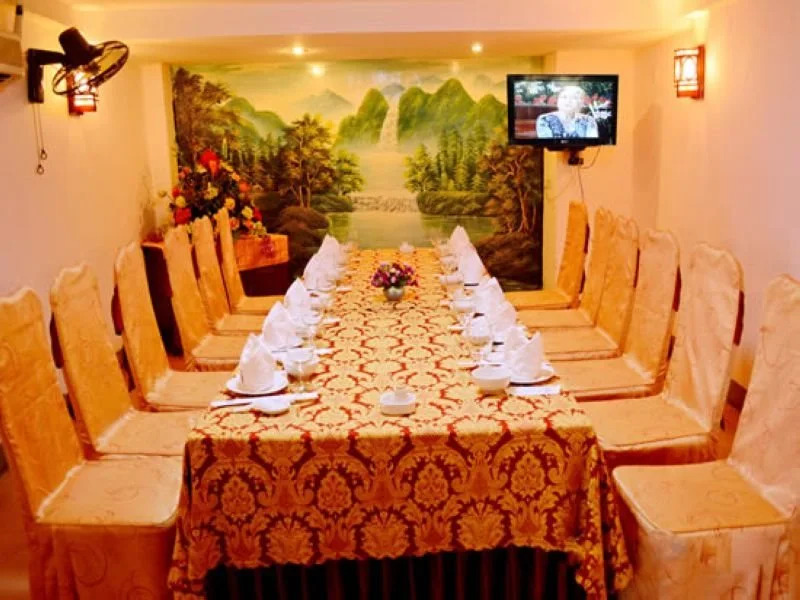 Vuong Hoan Hotel