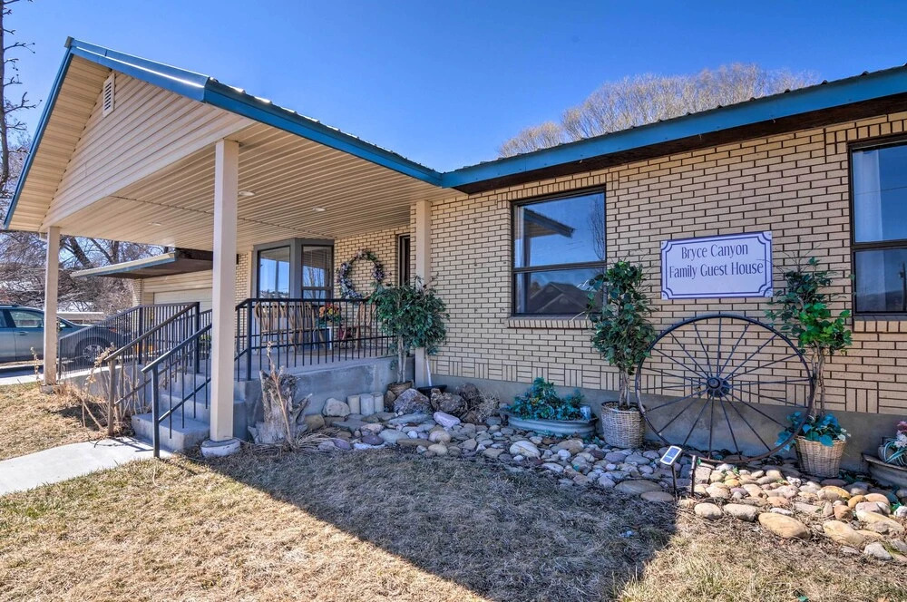 Bryce Canyon Area House w/ Mountain Views!