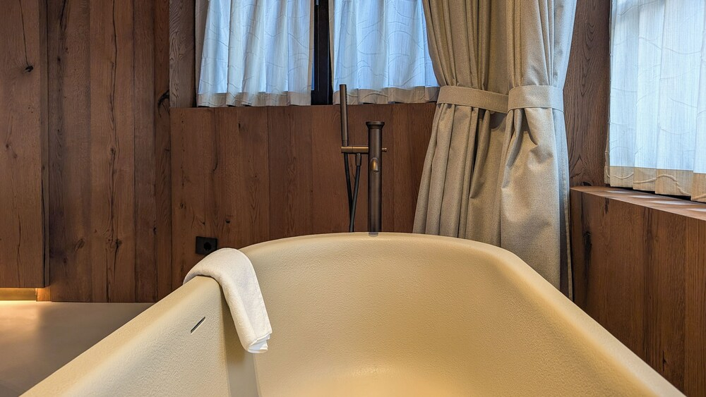 Mohe Boutique Hotel