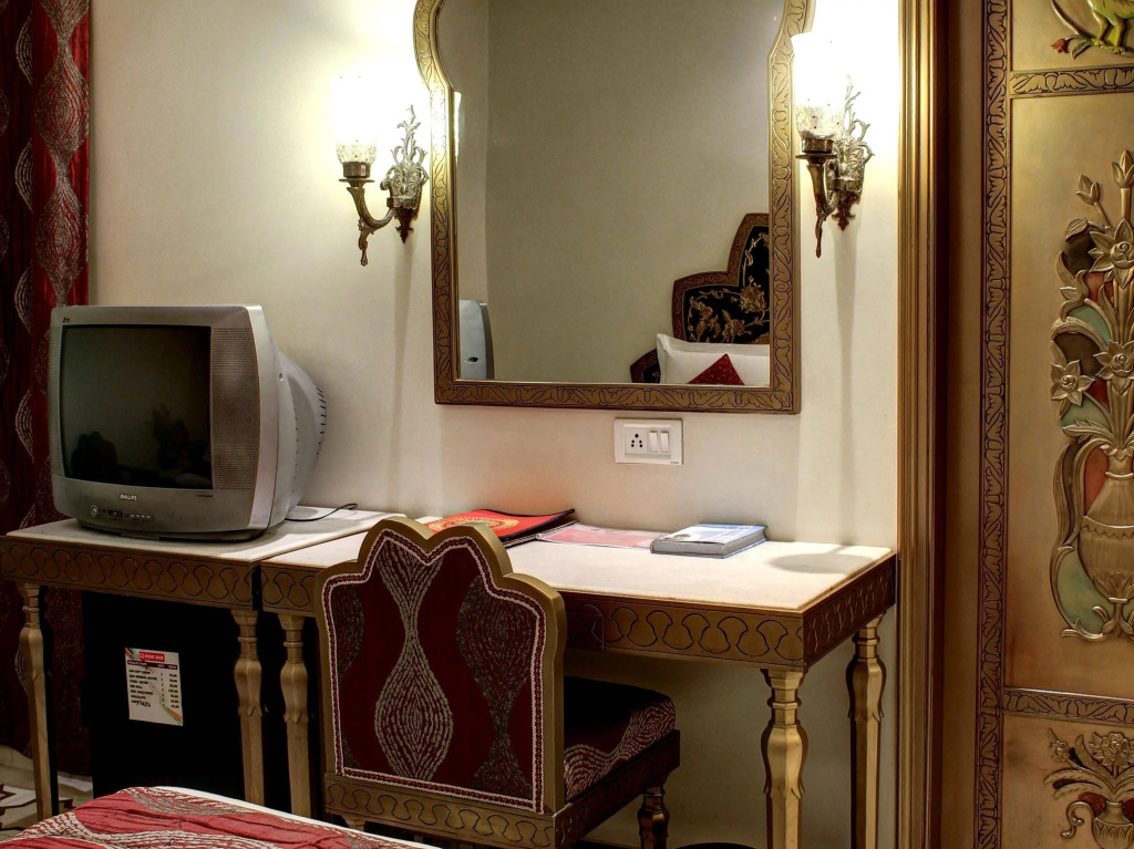 Palace On Ganges - Heritage Hotel