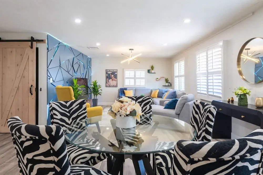 Phoenix 4 BDR Home With Outdoor Entertainment