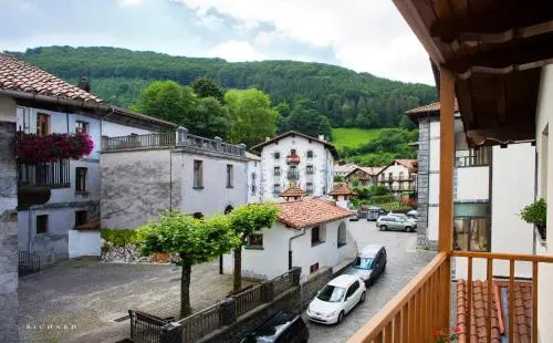 Hostal Musunzar