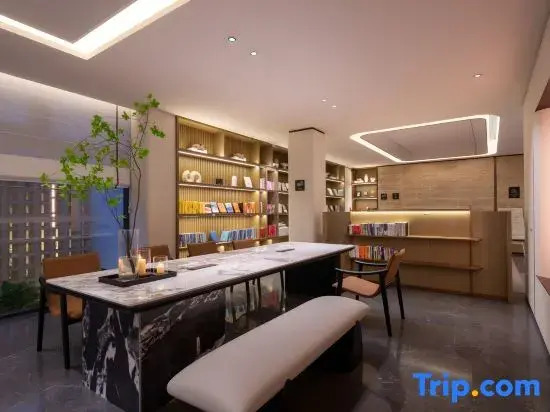 Weifang Qingzhou Ancient City Tuoshan Middle Road Atour Hotel