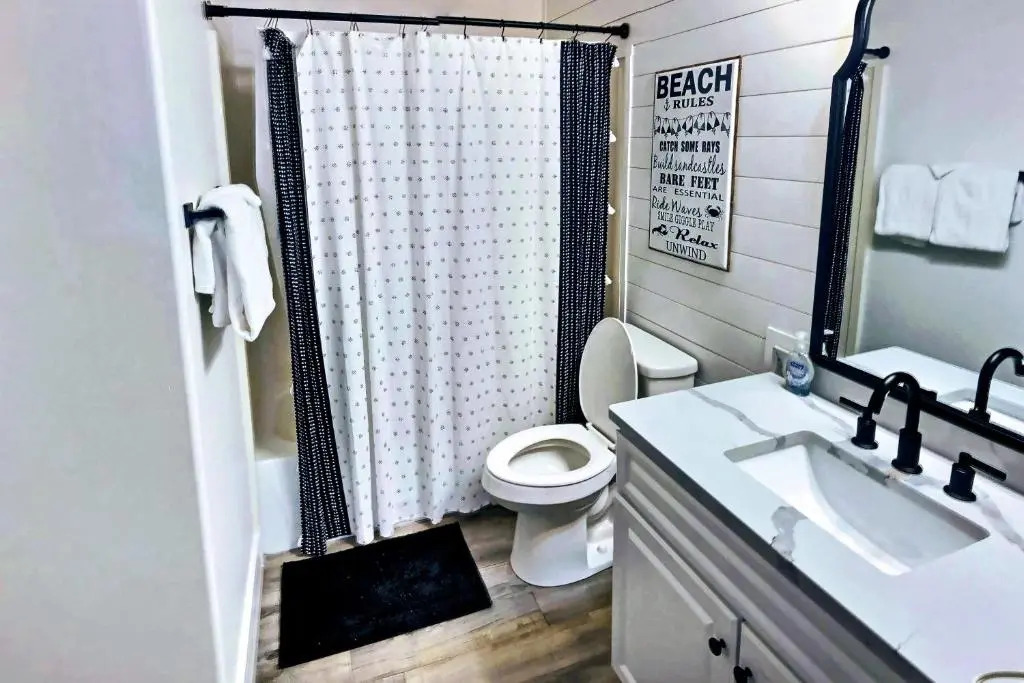 Barefoot Bliss - beachfront condo - sleeps 14