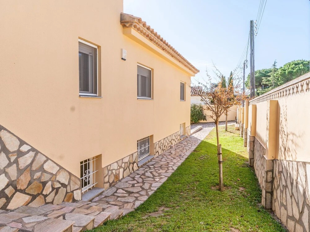 Spacious Holiday Home in L'escala With Private Pool