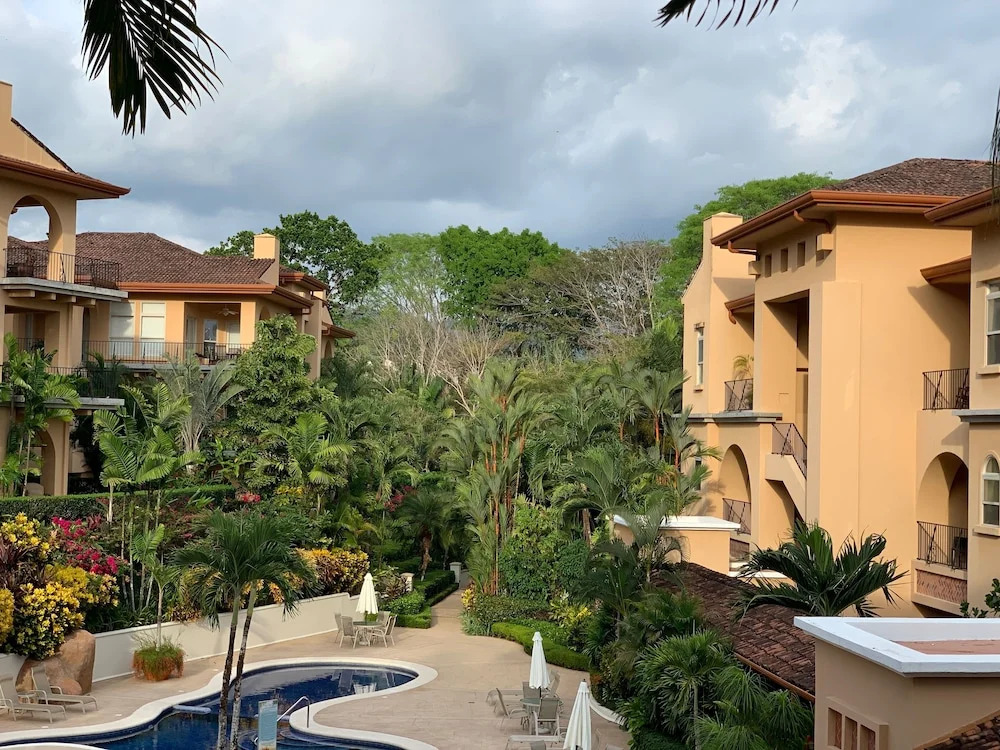 Bella Vista Condominiums