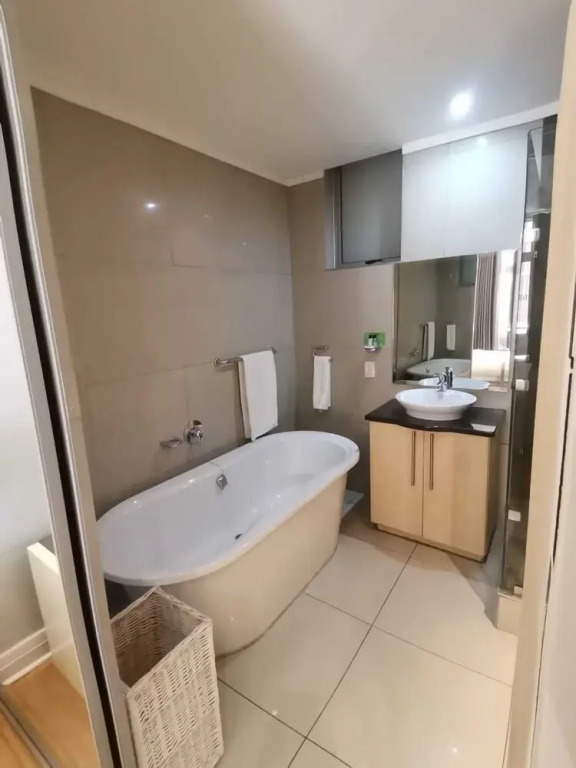 Glammys Suites at Hydro