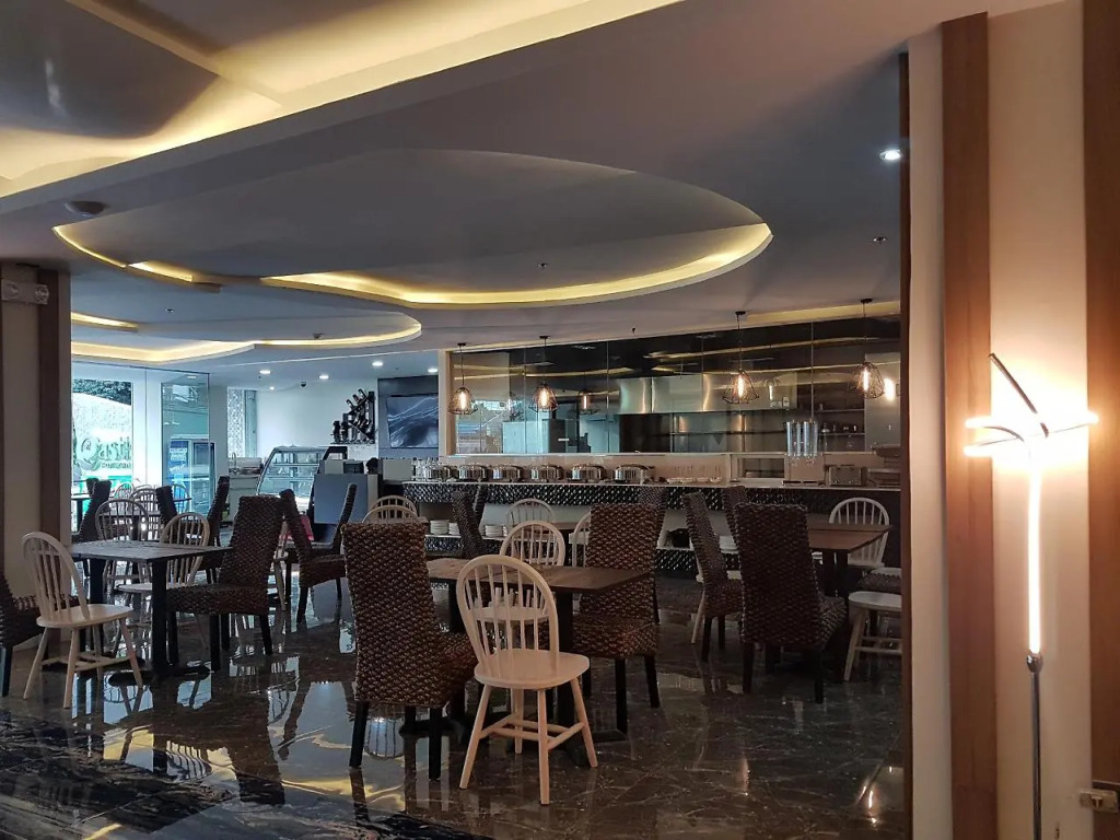 Eastland Hotel And Residences