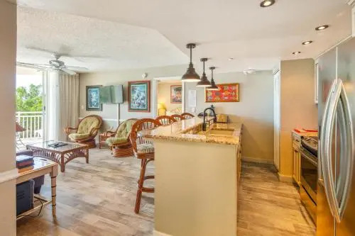 Sunrise Suites - Tahiti Suite 104