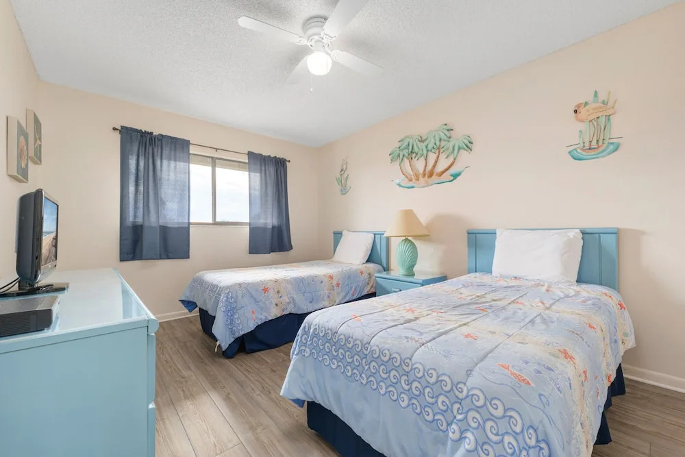 Ocean Villas 1 3 Bedrooms 2 Bathrooms Condo