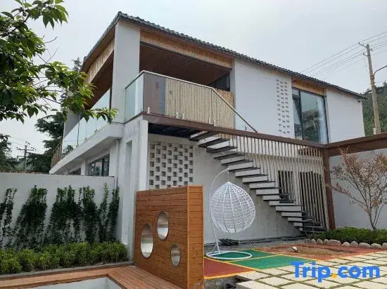 Floral Hotel · Qingdao Wilderness Hotel(Laoshan Beach Store in Laoshan Scenic Area)